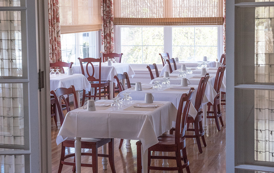 beautiful dining room